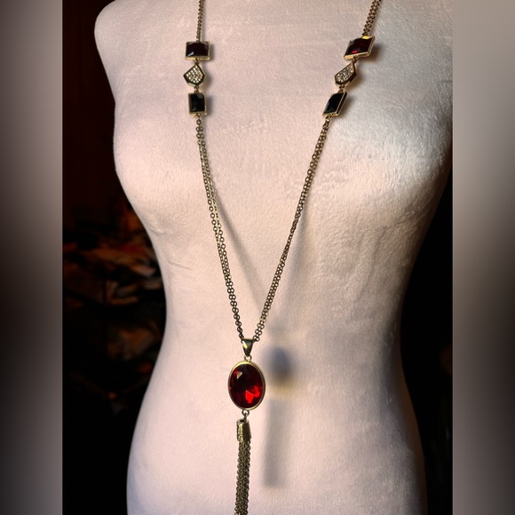 Jewelry - Long Gold Red, Black Crystal with Oval Pendant Necklace